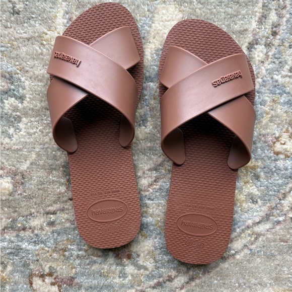 Havaianas Chestnut Cross Strap Sandals - Picture 3 of 7